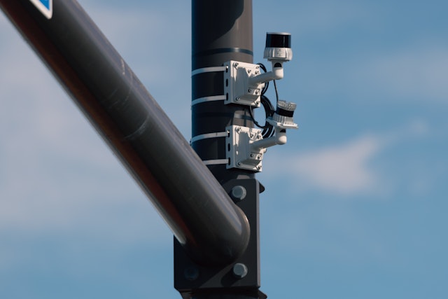 lidar sensor on traffic light pole for smart cities